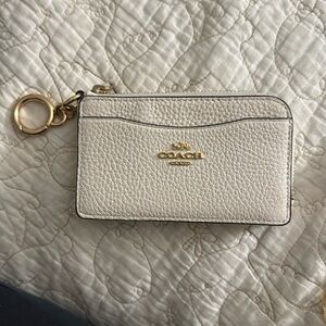 Coach Chalk and Gold Leather Multifunction Card Case Key Chain Card Hold…